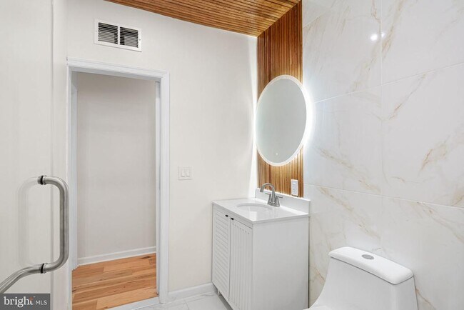 Building Photo - 29 N 54th St