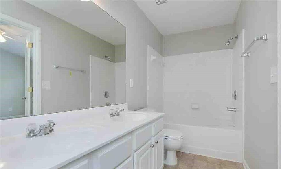 Building Photo - 1108 Thornborough Dr