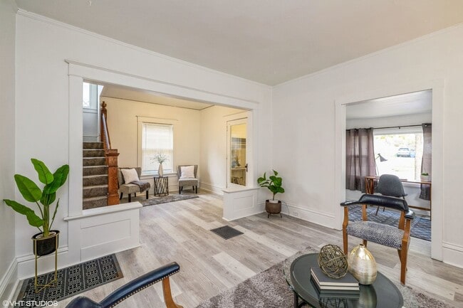 Building Photo - 3 Bedroom Large House for Rent