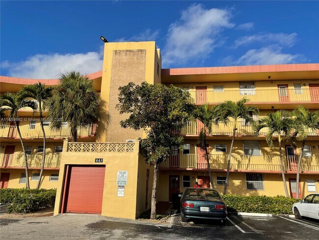 Building Photo - 443 NE 195th St