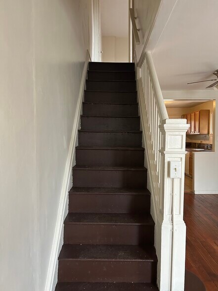 Building Photo - 808 E Morton St