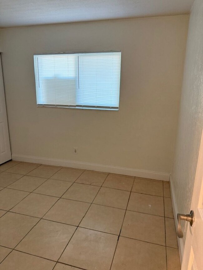 Building Photo - Gorgeous Sunset views. 2 bedroom 2 bath condo