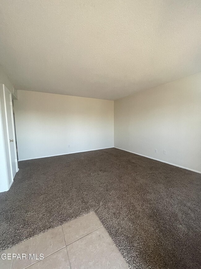 Building Photo - 5761 Longview Dr