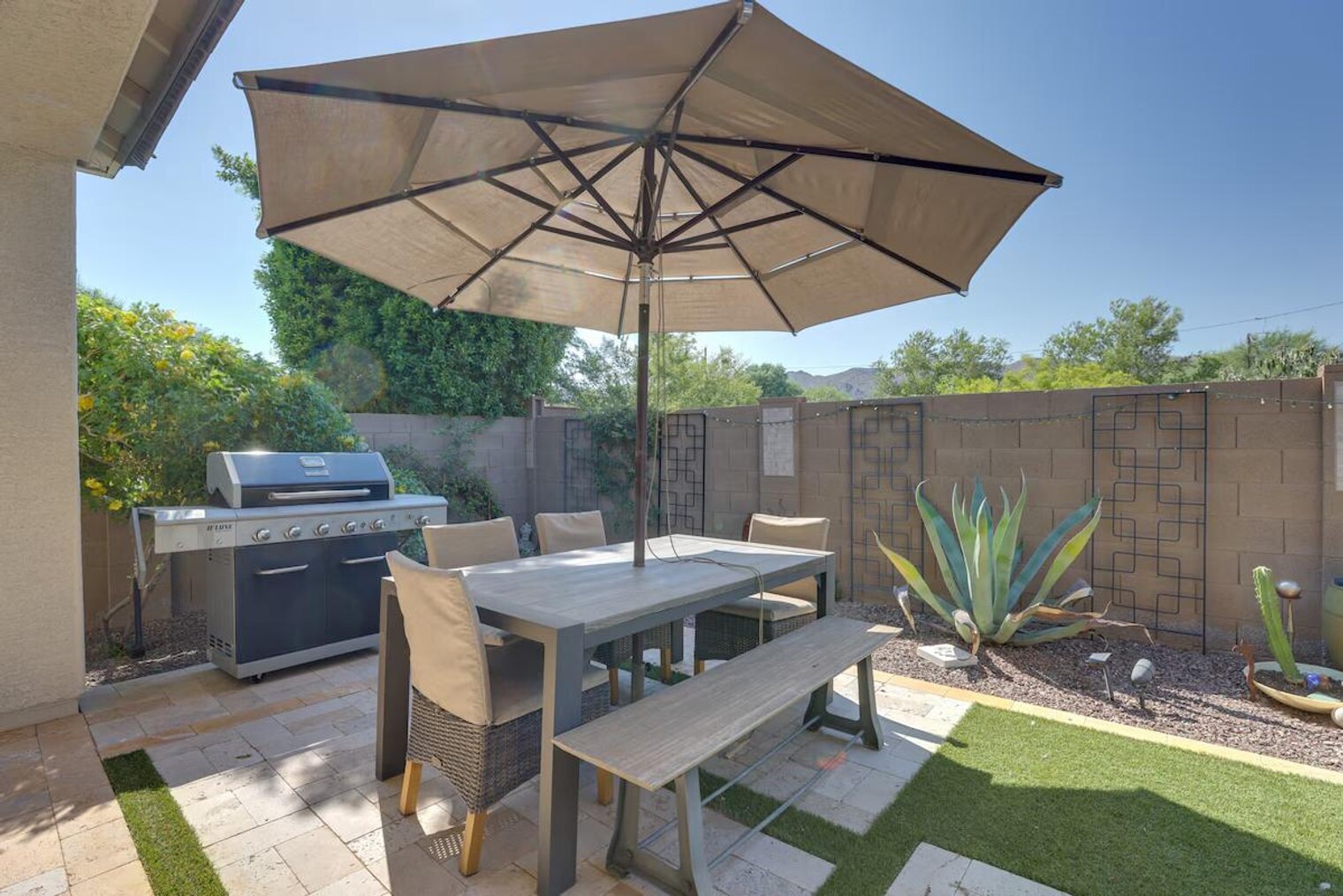 Building Photo - 833 Gary Ln