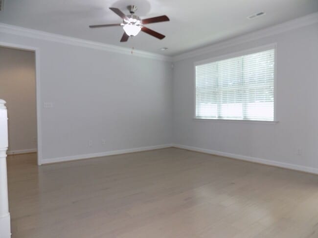 Building Photo - 121 Wineberry Wy