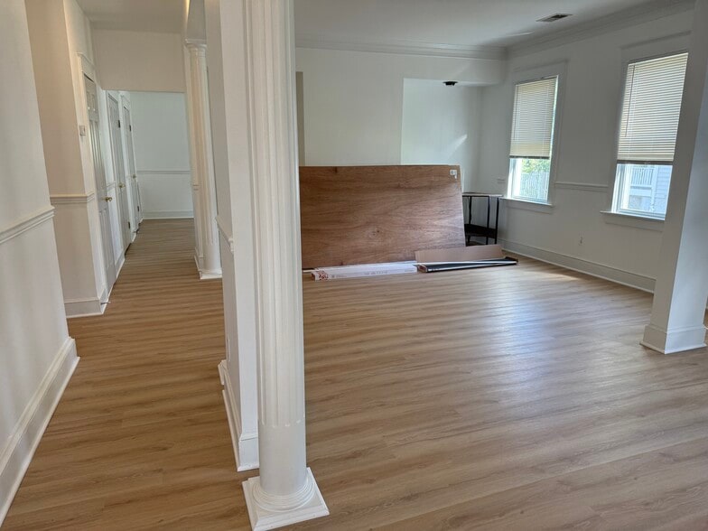 Building Photo - 2025 N Stafford St