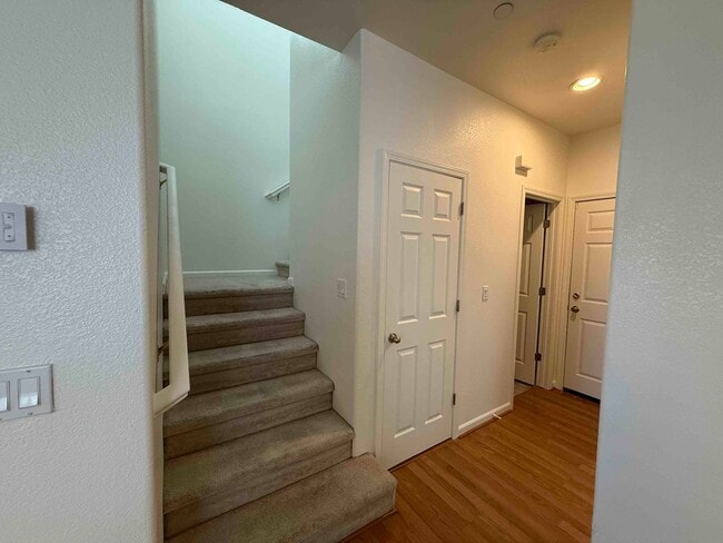 Building Photo - Great 3 Bedroom In Elk Grove