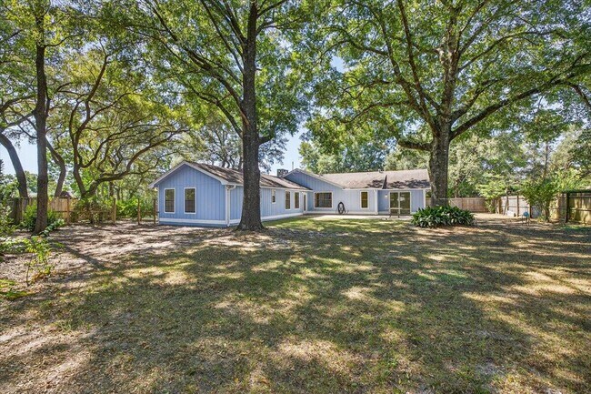 Building Photo - 12 Corbin Ct