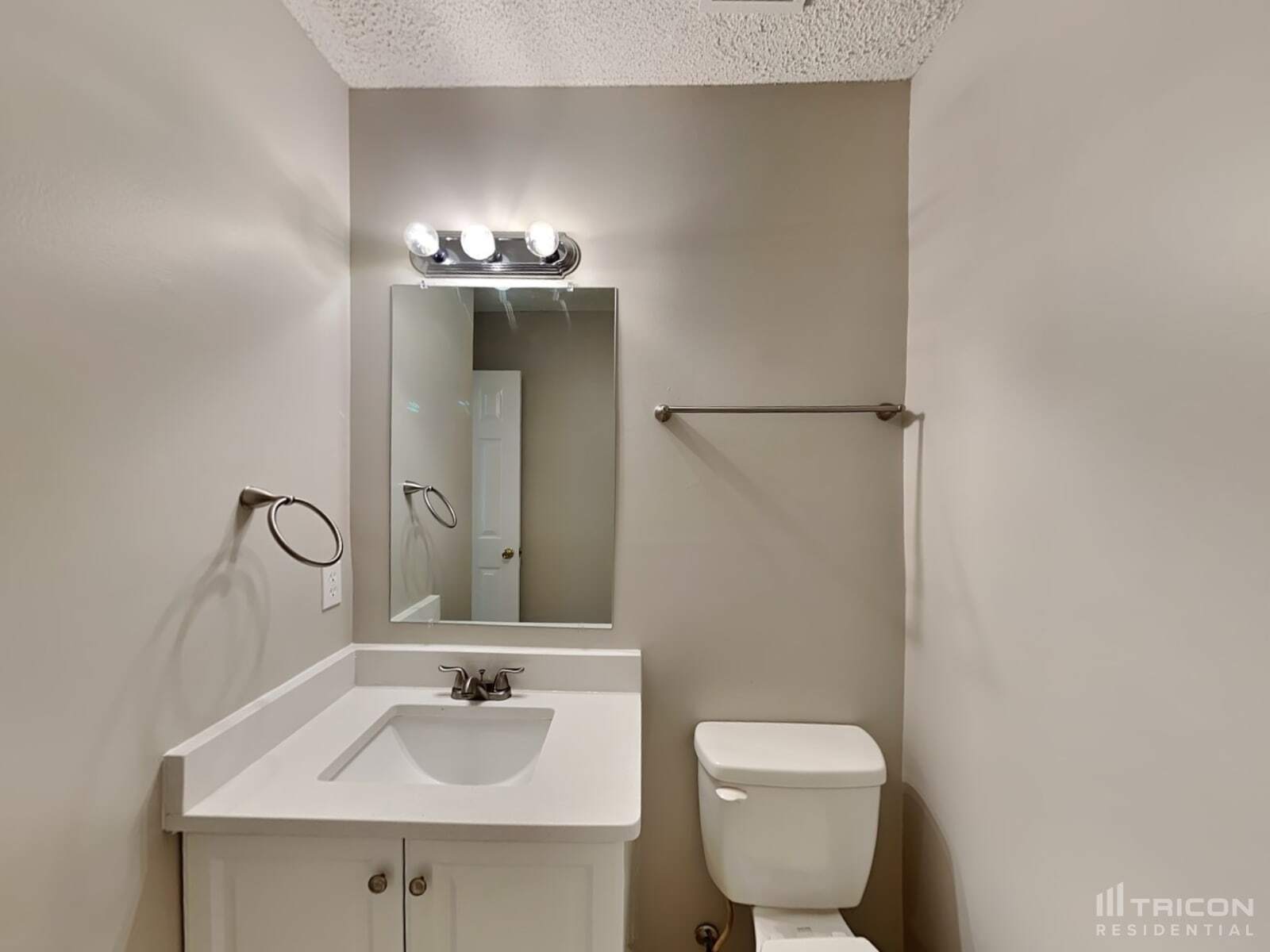 Building Photo - 7400 Palmetto Ct