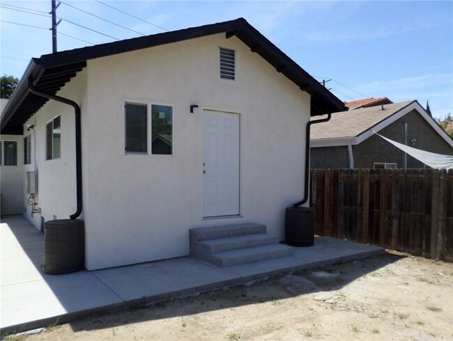 Building Photo - 1205 Neola St