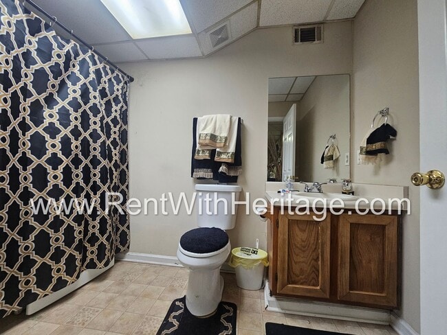 Building Photo - THIS HOME IS GORGEOUS!....ALL THE UPGRADES...
