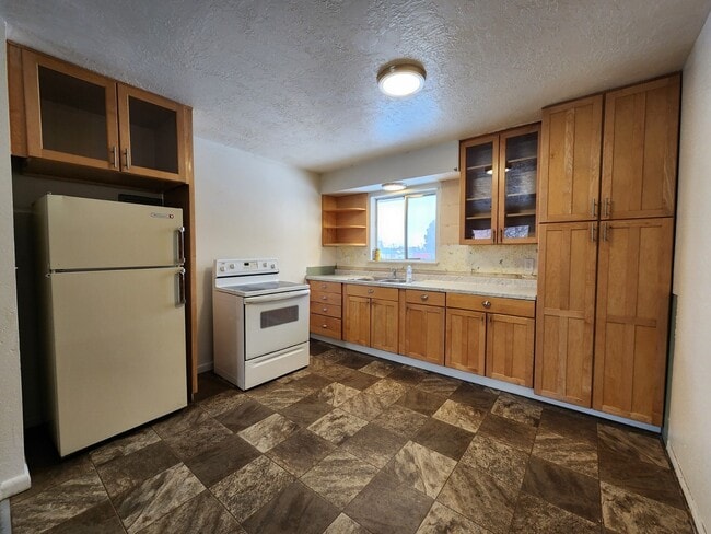 Building Photo - Harris Apartments