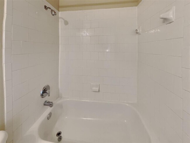 Building Photo - 18322 Valiant Brook Ct