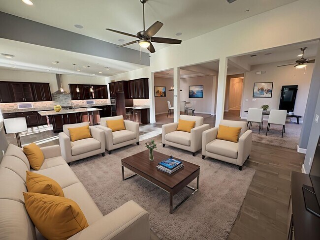 Building Photo - Dove Mountain 4 bedroom with Den 3,277 sq ft 3 car tandem garage