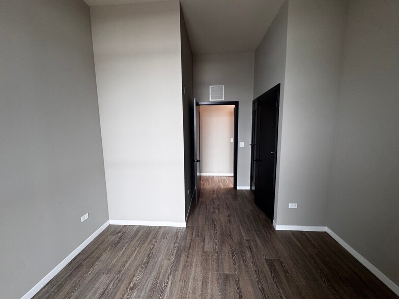 Building Photo - 26 N Sangamon St