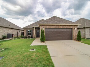 Building Photo - East Limestone Area!