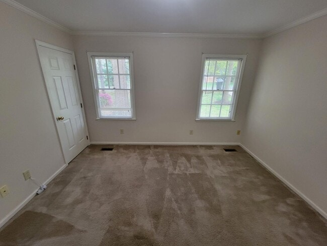 Building Photo - For Rent: Charming 2-Bedroom Brick Home in...