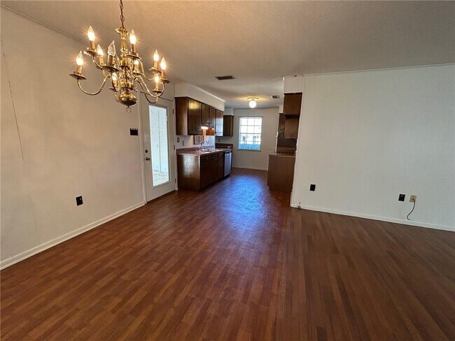 Building Photo - 5359 Emmett Dr