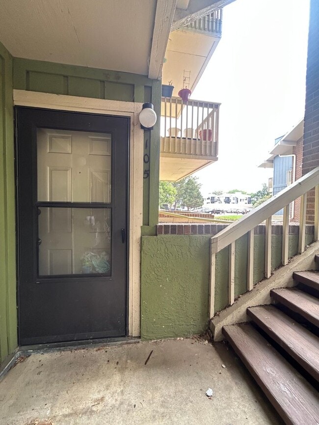 Building Photo - 2800 Kalmia Ave