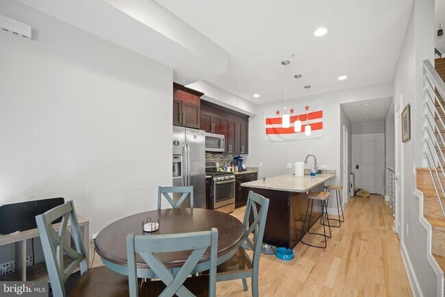 Building Photo - 3205 7th St NE