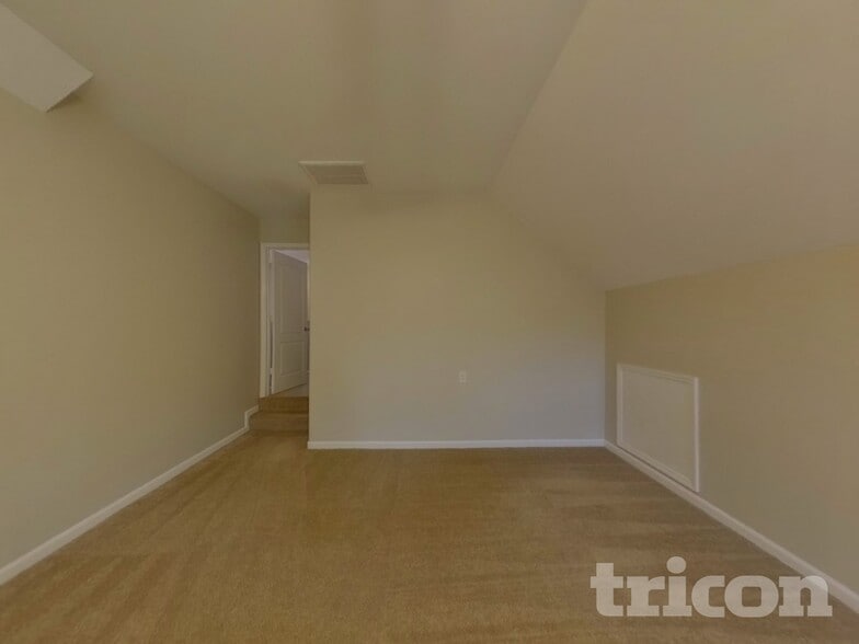 Building Photo - 1444 Bern Dr