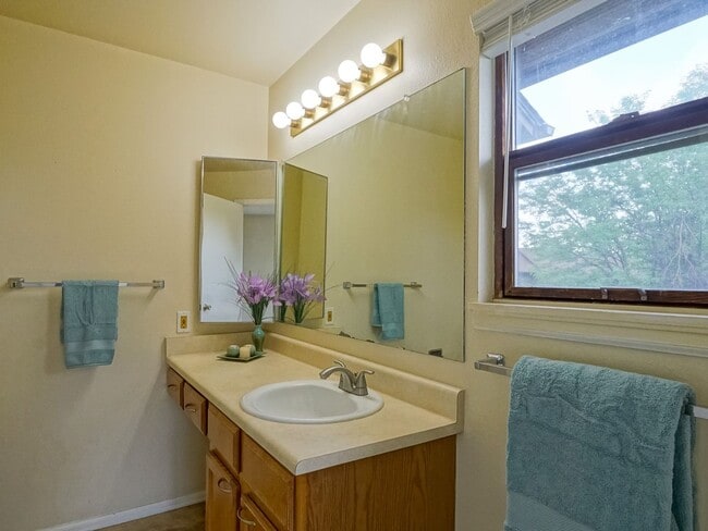 Building Photo - 3372 Capstan Way