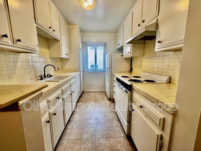 Building Photo - 8161 Manitoba St