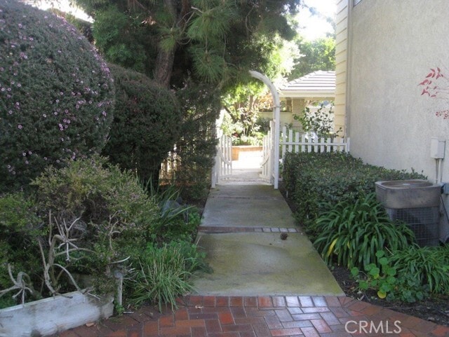 Building Photo - 25 Morning Breeze