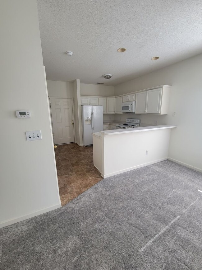 Building Photo - 2 Bed / 2 Bath Condo For Rent in Cross Gat...