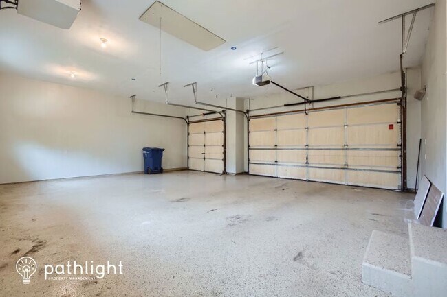 Building Photo - 9260 Icosa St W
