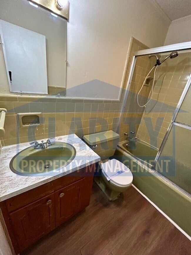 Building Photo - 405 Emmett Ave NW