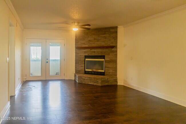 Building Photo - 5615 San Juan Ave