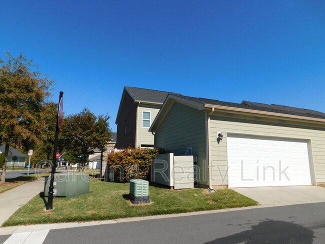 Building Photo - 1244 Assembly St