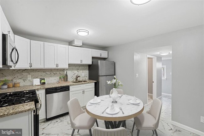 Building Photo - 225 Market St