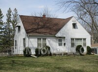 Building Photo - 821 Cornwall Ave