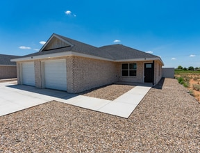 Building Photo - BRAND NEW 2 bed 2 bath home looking for its first occupants!