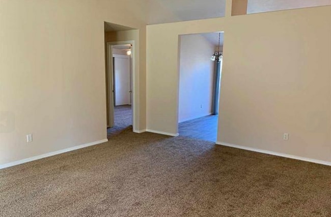 Building Photo - Great Single Family Home In Quiet Neighbor...