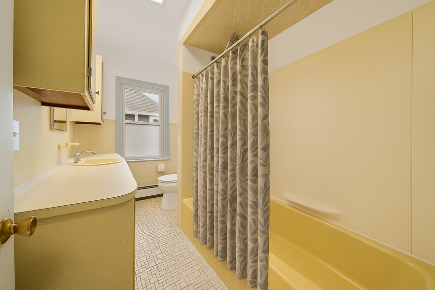 Building Photo - 69 Endicott St