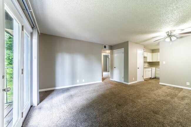 Building Photo - The Maple - 2-Bedroom at Autumn Ridge Apar...
