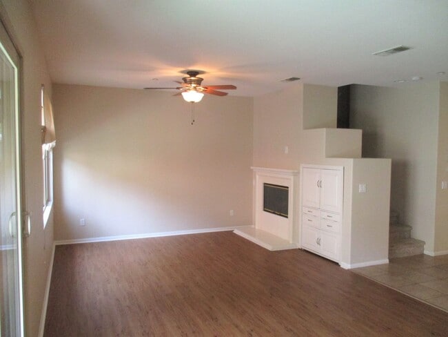 Building Photo - Beautiful  Escala Townhome  in Resort Styl...