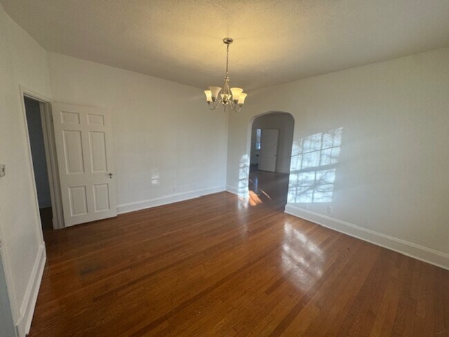 Building Photo - 3508 Grantley Rd