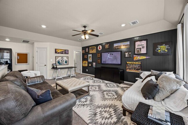 Building Photo - 631 Turquoise Dr