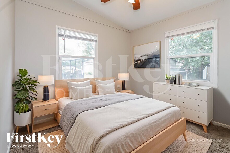 Building Photo - 16759 Artesian Ave