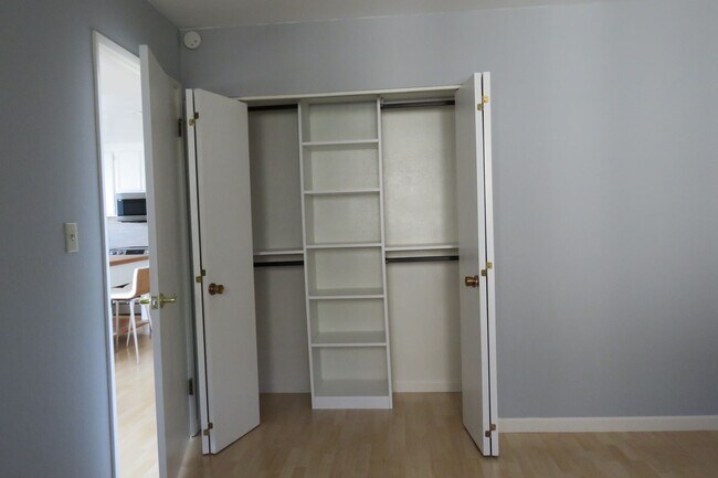 Building Photo - Hidden Gem with Outrageous Views - 1 Bedroom w/ Parking