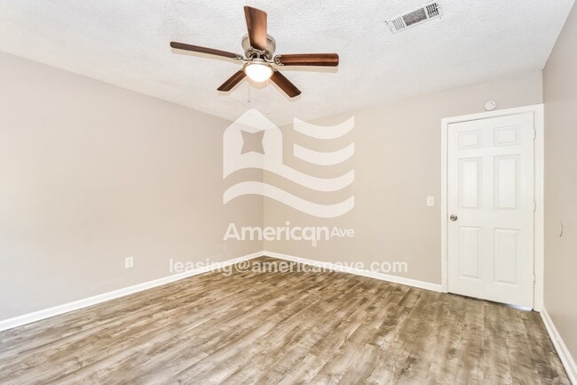 Building Photo - 449 Parlock Rd