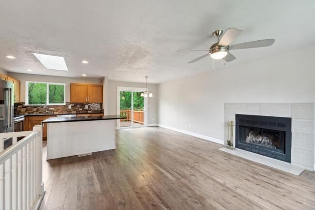 Building Photo - 4 bedroom in Bothell WA 98021