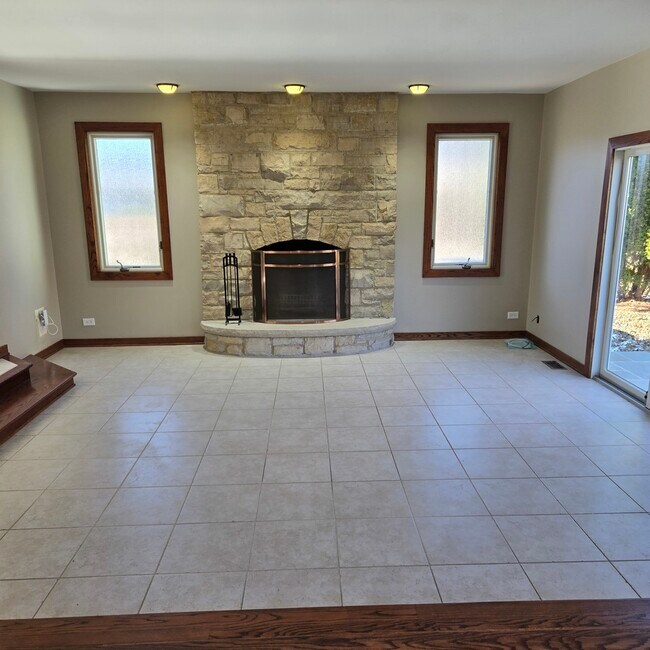 Building Photo - 25805 N Arrowhead Dr