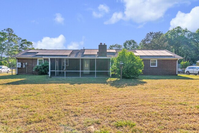 Building Photo - Spacious 3 Bedroom, 2 Bath Home with Dual Living Areas & Energy-Saving Solar Panels! $2,100/mo rent