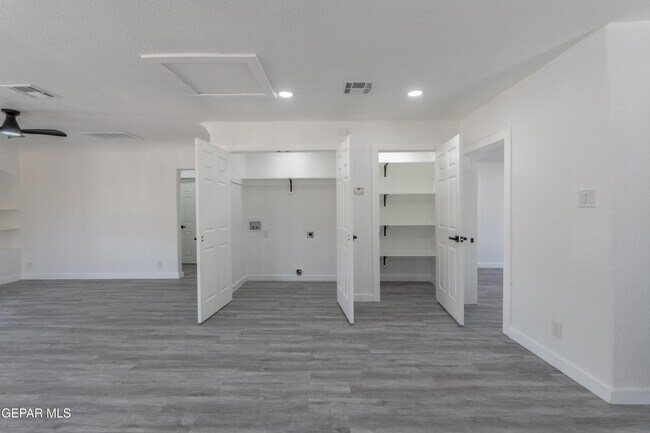 Building Photo - 3221 N Stanton St