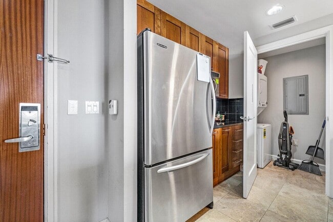 Building Photo - 3800 N Ocean Dr